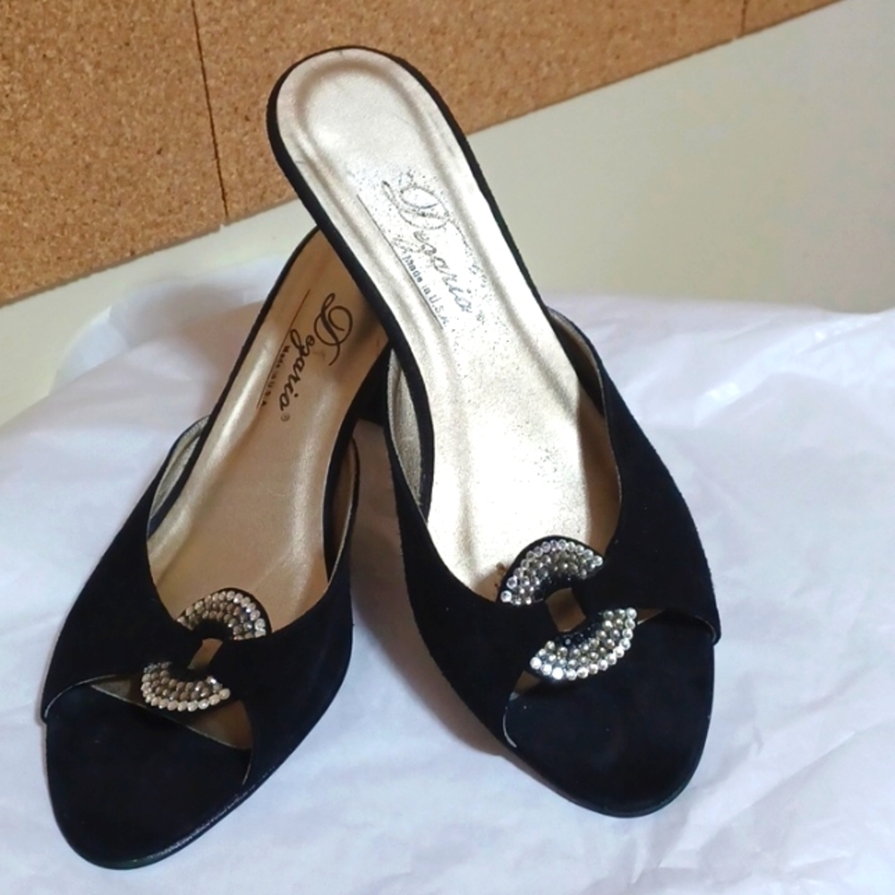 DEZARIO LADIES holiday SHOES SIZE 8 IN A BEAUTIFUL BLACK WITH RINESTONES